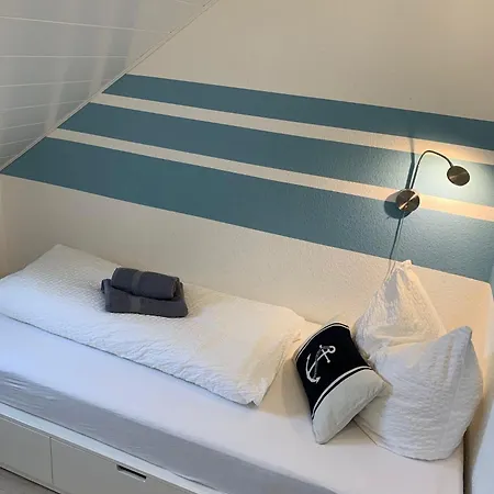 Wohnung-amrum-haus-duenengras Busum